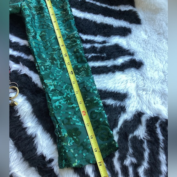 Emerald Green Sequin Off Shoulder Long Sleeve Mermaid Gown. B22 - Picture 13 of 17